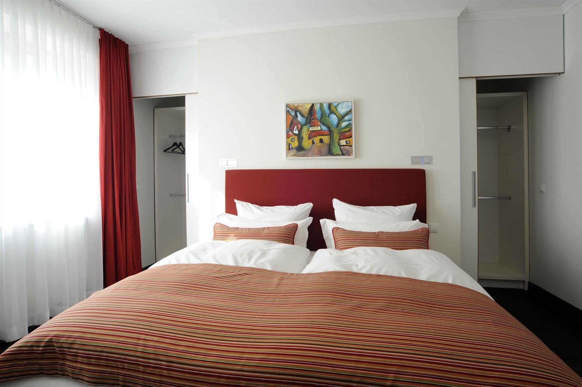 The Green Rostock Apartment Hotel Exterior photo